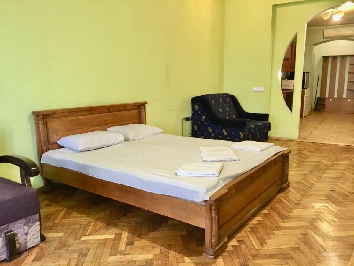 Svobody, Apartments Near The Opera Leopoli Esterno foto