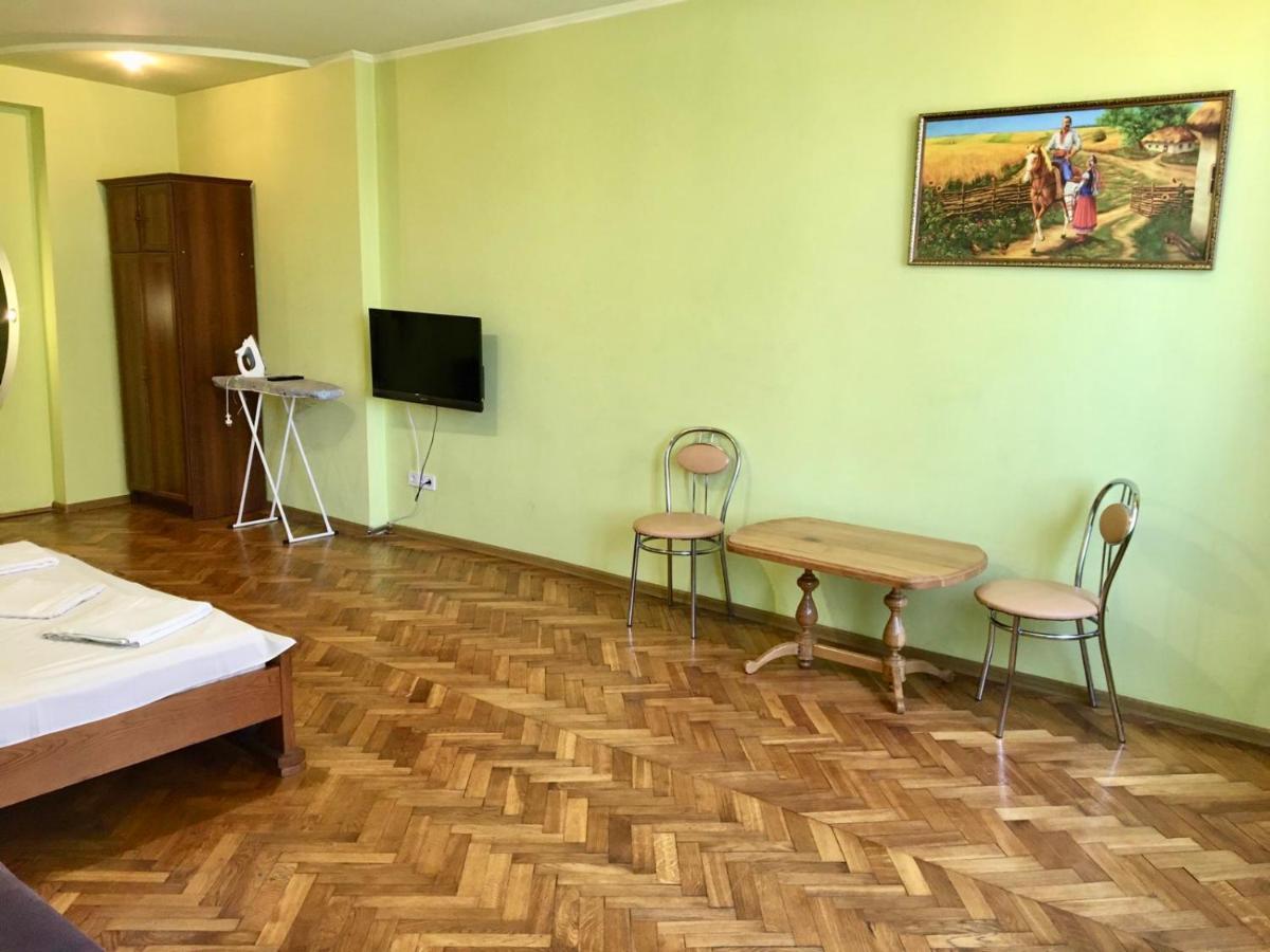 Svobody, Apartments Near The Opera Leopoli Esterno foto