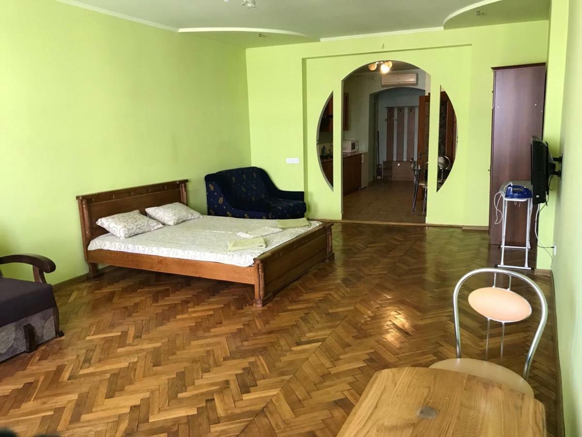 Svobody, Apartments Near The Opera Leopoli Esterno foto